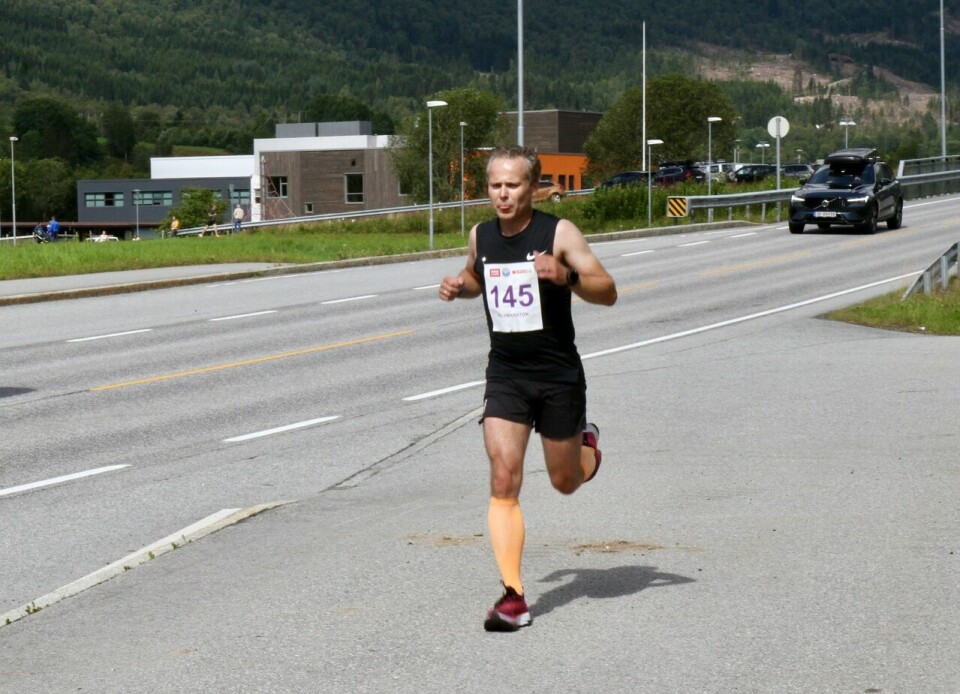 Hornindalsvatnet maraton blei arrangert i alternativ løype Halv_tredjemann
