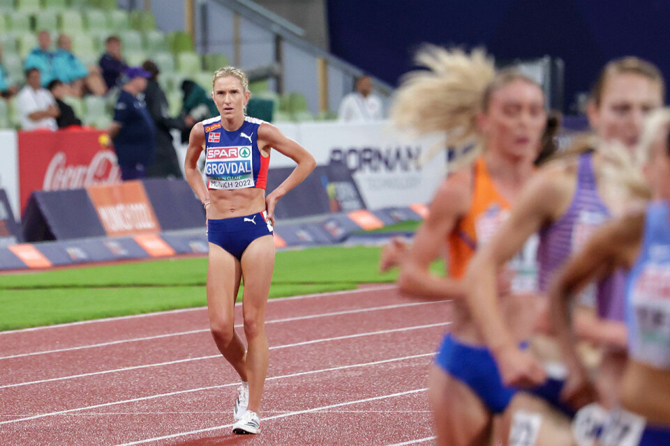 Brøt 5000 m-løpet: Vel halvveis måtte Karoline Bjerkeli Grøvdal gi opp håpet om en medalje i München. (Foto: Arne Dag Myking) Brøt 5000 m-løpet: Vel halvveis måtte Karoline Bjerkeli Grøvdal gi opp håpet om en medalje i München. (Foto: Arne Dag Myking)