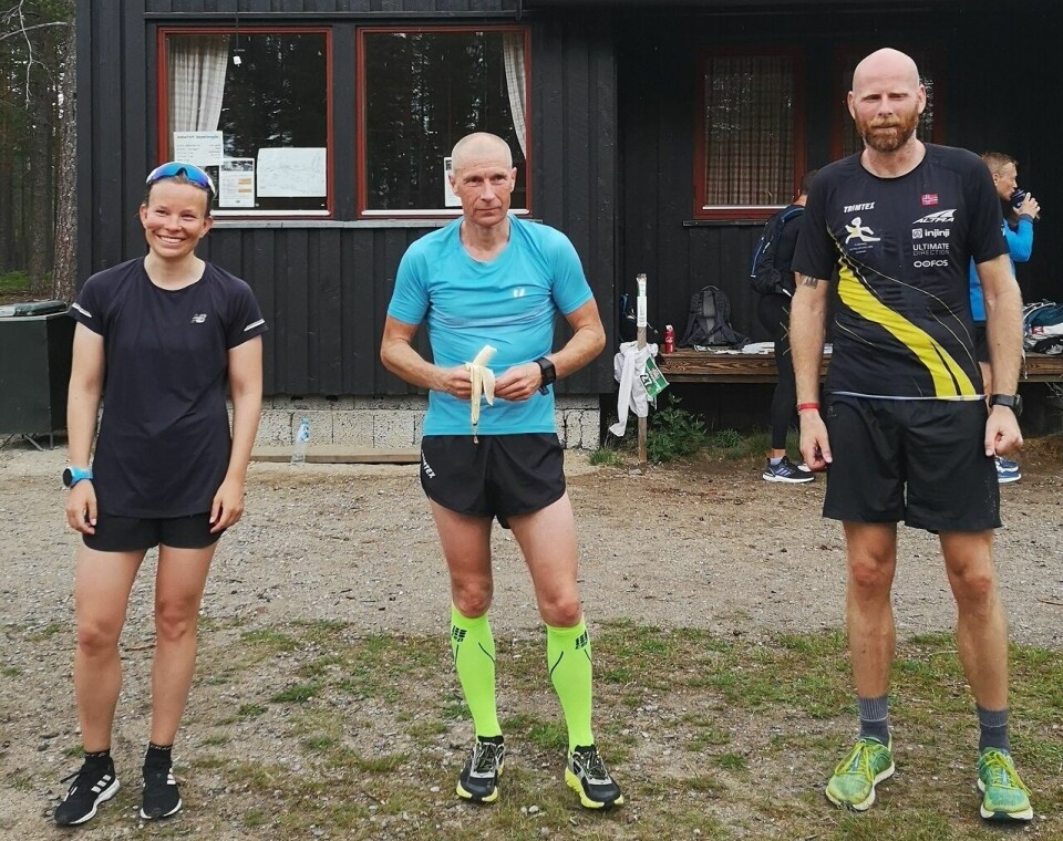 Dagens tre kjappeste halvmaraton-løpere: Totalvinnerne Ina Høiland og Henning Aasen sammen med andremann Kenneth Dæhlen (til høyre). Dagens tre kjappeste halvmaraton-løpere: Totalvinnerne Ina Høiland og Henning Aasen sammen med andremann Kenneth Dæhlen (til høyre).