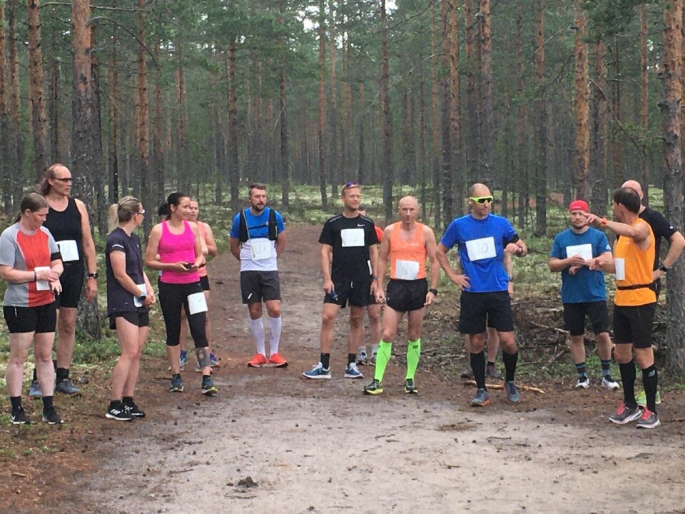 Ina Høiland og Henning Aasen suverene i Stavåsen Halvmaraton 01 Start.jpg