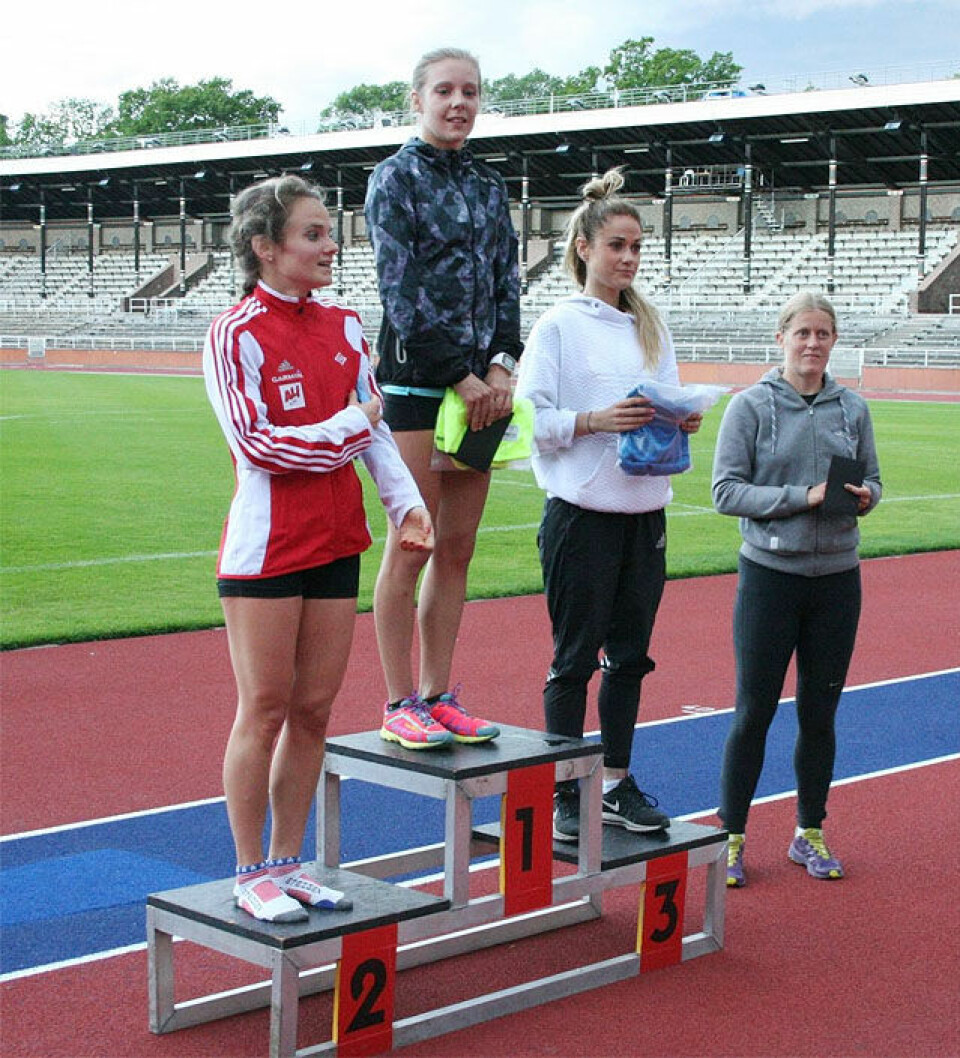 Sterk 10 000 m-løping av Oliver Vedvik og Simen Halle Haugen Kvinnepallen_Stockholm.jpg