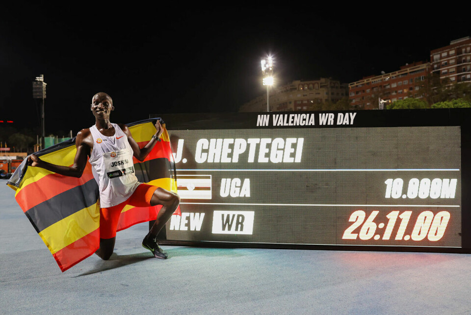 Tida ble korrigert til 26.11,02, men verdensrekorden på 10 000 m tilhører uansett Joshua Cheptegei fra Uganda. (Foto: NN Running Team) Tida ble korrigert til 26.11,02, men verdensrekorden på 10 000 m tilhører uansett Joshua Cheptegei fra Uganda. (Foto: NN Running Team)