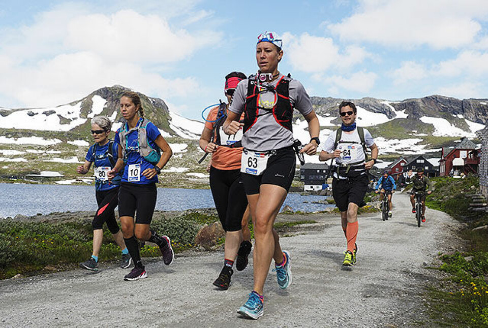 Nicoline Baartvedt og Håkon Urdal vant Rallarvegsløpet 7231837-start.jpg