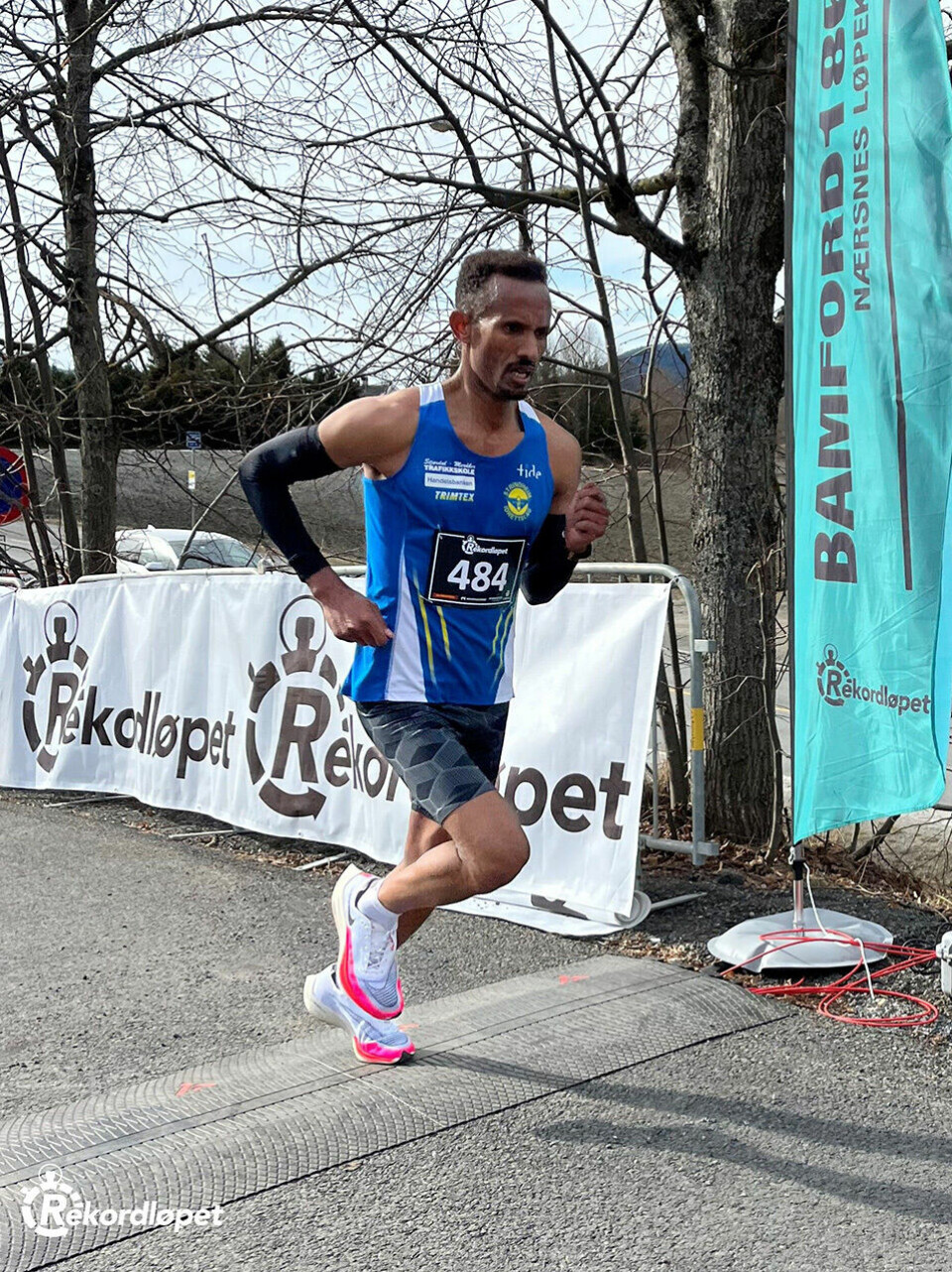 Filip Ingebrigtsen sesongdebuterte på 5 km i Rekordløpet Lier Ebrahim-Abdelaziz.jpg