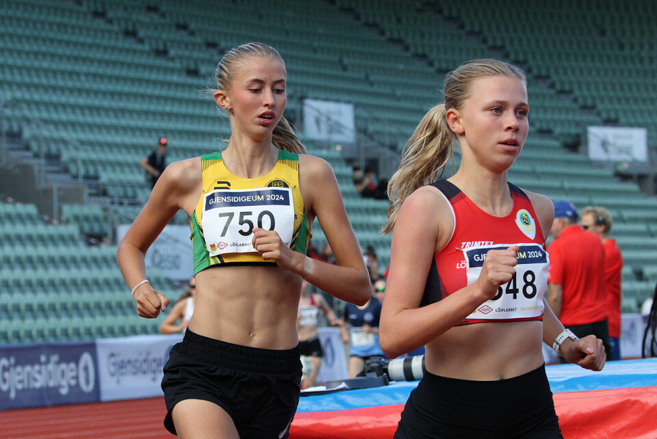 Det var ikke noen overraskelse at Wilma Anna Bekkemoen Torbiörnsson vant 3000 meteren i klasse J17. Heller ikke at Mathea Lægran ble nummer to. (Foto: Torbjørn Fjellheim) Wilma Anna Bekkemoen Torbiörnsson
