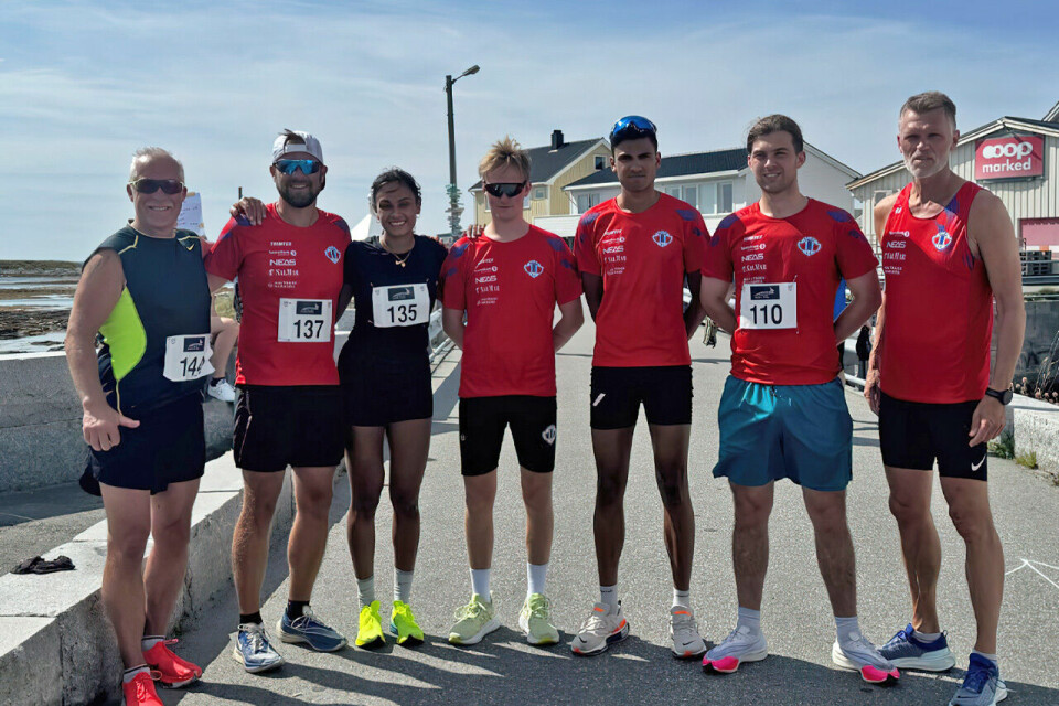 Aure IL sørget for mange medaljer på 10 km. Fra venstre: Dag Oddvar Nordheim, Øystein Nordheim, Meera Sagli, Mathias Lillehagen, Kristoffer Sagli, Kasper Sagli og Håvard Sagli. (Foto: Arrangøren) Aure IL sørget for mange medaljer på 10 km. Fra venstre: Dag Oddvar Nordheim, Øystein Nordheim, Meera Sagli, Mathias Lillehagen, Kristoffer Sagli, Kasper Sagli og Håvard Sagli. (Foto: Arrangøren)