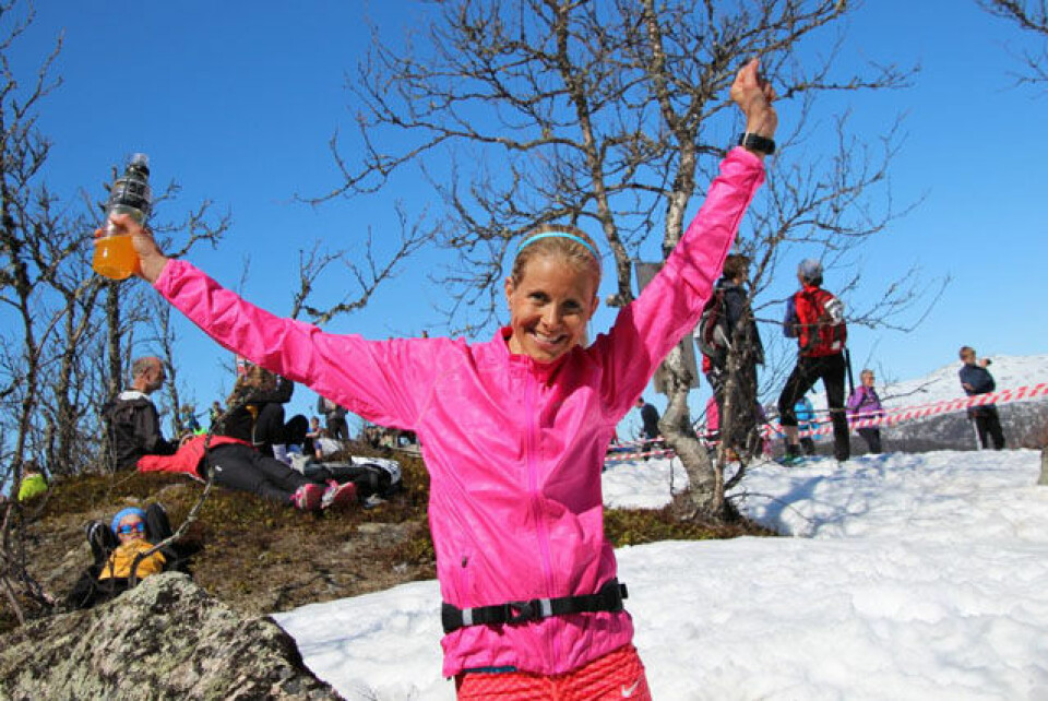 Sjursen og Hovind-Angermund vann Storehaugen Opp i Lærdal 2015_640_Therese_RosaJubel.FotoJCJ.jpg