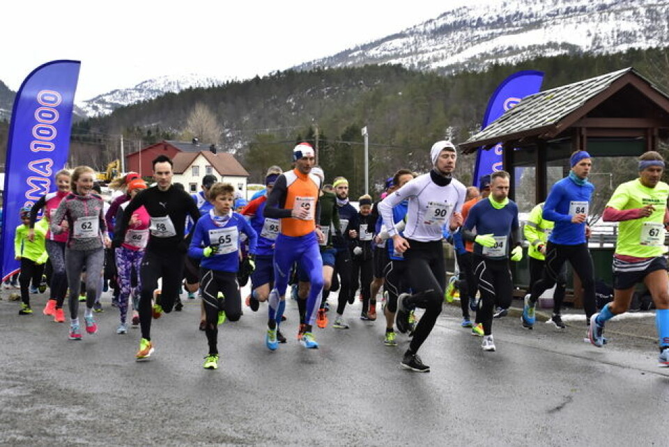 Gisle Skjølberg, Bremanger IL og Bendik Grimsbø, Førde IL satte nye løyperekorder da Eikefjord Halvmaraton ble arrangert lørdag 7. april. (Alle foto: Ronny Osland) Gisle Skjølberg, Bremanger IL og Bendik Grimsbø, Førde IL satte nye løyperekorder da Eikefjord Halvmaraton ble arrangert lørdag 7. april. (Alle foto: Ronny Osland)