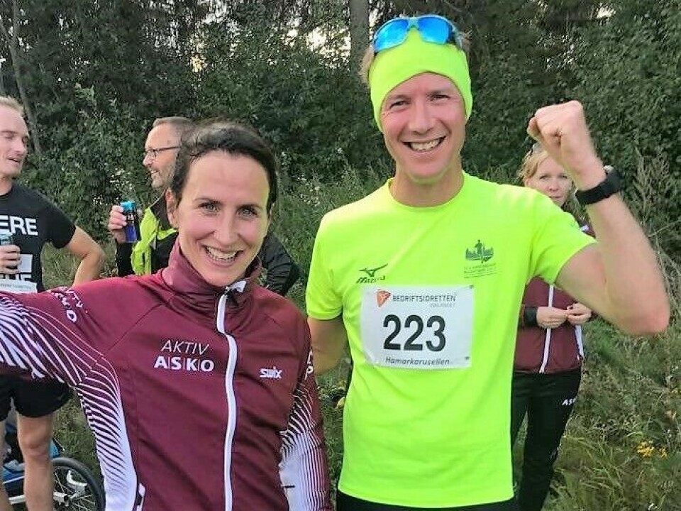 Kveldens raskeste og blideste i Brumunddal, Marit Bjørgen og Henning Mortensen. (Foto: Pål-Erik Langøigjelten) Kveldens raskeste og blideste i Brumunddal, Marit Bjørgen og Henning Mortensen. (Foto: Pål-Erik Langøigjelten)