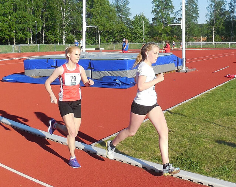 Spennende 5000 m på Skansesletta Dameduo_i_tet.jpg