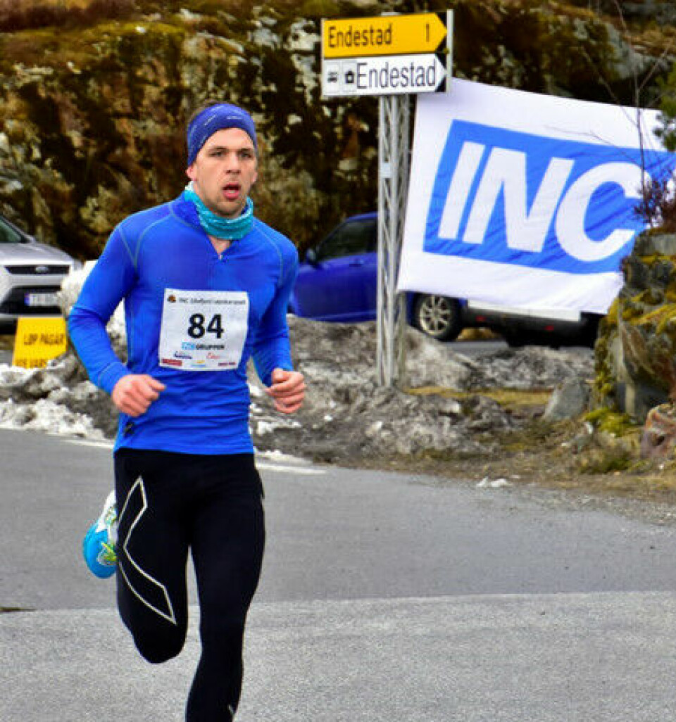 Deltakerrekord og to løyperekorder i Eikefjord Halvmaraton Vinner 10 km herrer - Vegard Holsen.jpg