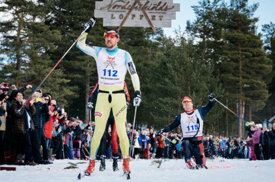 John Kristian Dahl i seierens sur-søte øyeblikk søndag med Øyvind Moen Fjeld til høyre og Anders Aukland delvis skjult bak Dahl. (Foto: Magnus Osth) John Kristian Dahl i seierens sur-søte øyeblikk søndag med Øyvind Moen Fjeld til høyre og Anders Aukland delvis skjult bak Dahl. (Foto: Magnus Osth)