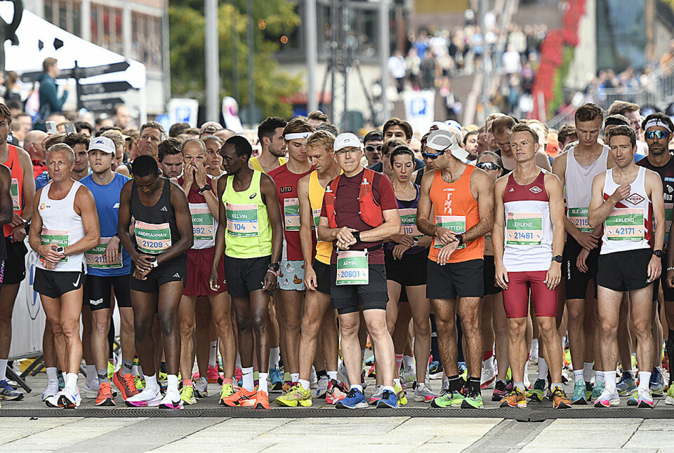 Halvmaratonløpet er i gang, og pulje nummer 1 legger i vei. Nesten 11000 løpere deltok på distansen. (Foto: Bjørn Johannessen) Halvmaratonløpet er i gang, og pulje nummer 1 legger i vei. Nesten 11000 løpere deltok på distansen. (Foto: Bjørn Johannessen)