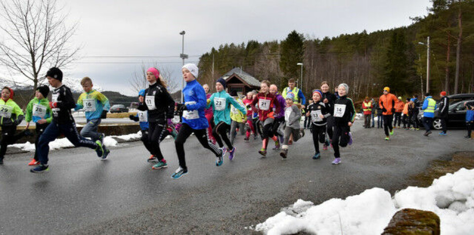 Deltakerrekord og to løyperekorder i Eikefjord Halvmaraton Eikefjord Halvmaraton - Start_barneløpet-2.jpg