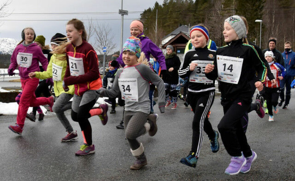 Deltakerrekord og to løyperekorder i Eikefjord Halvmaraton Eikefjord Halvmaraton - Start_barneløpet-3.jpg
