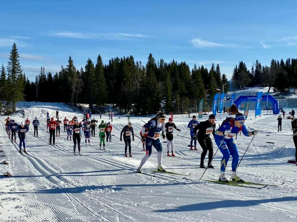 Hanne Rofstad og Niklas Dyrhaug vant Markatrimmen markatrimmen-start.jpg