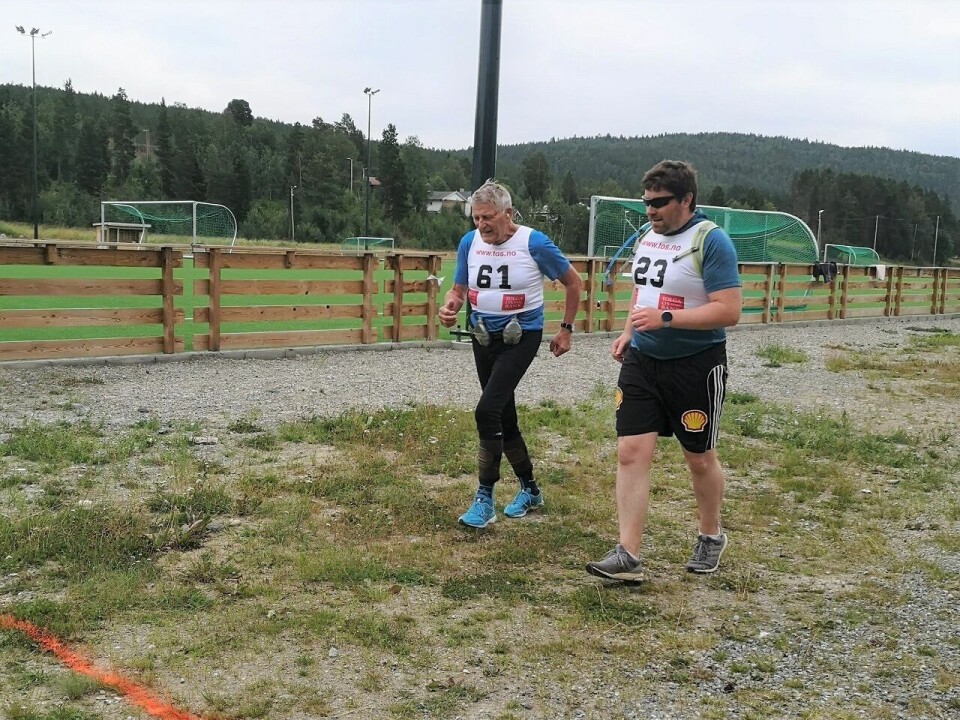 Maria (12) vant 10 km i Egebergs Minneløp 85 år gamle Hermod Telebond.jpg