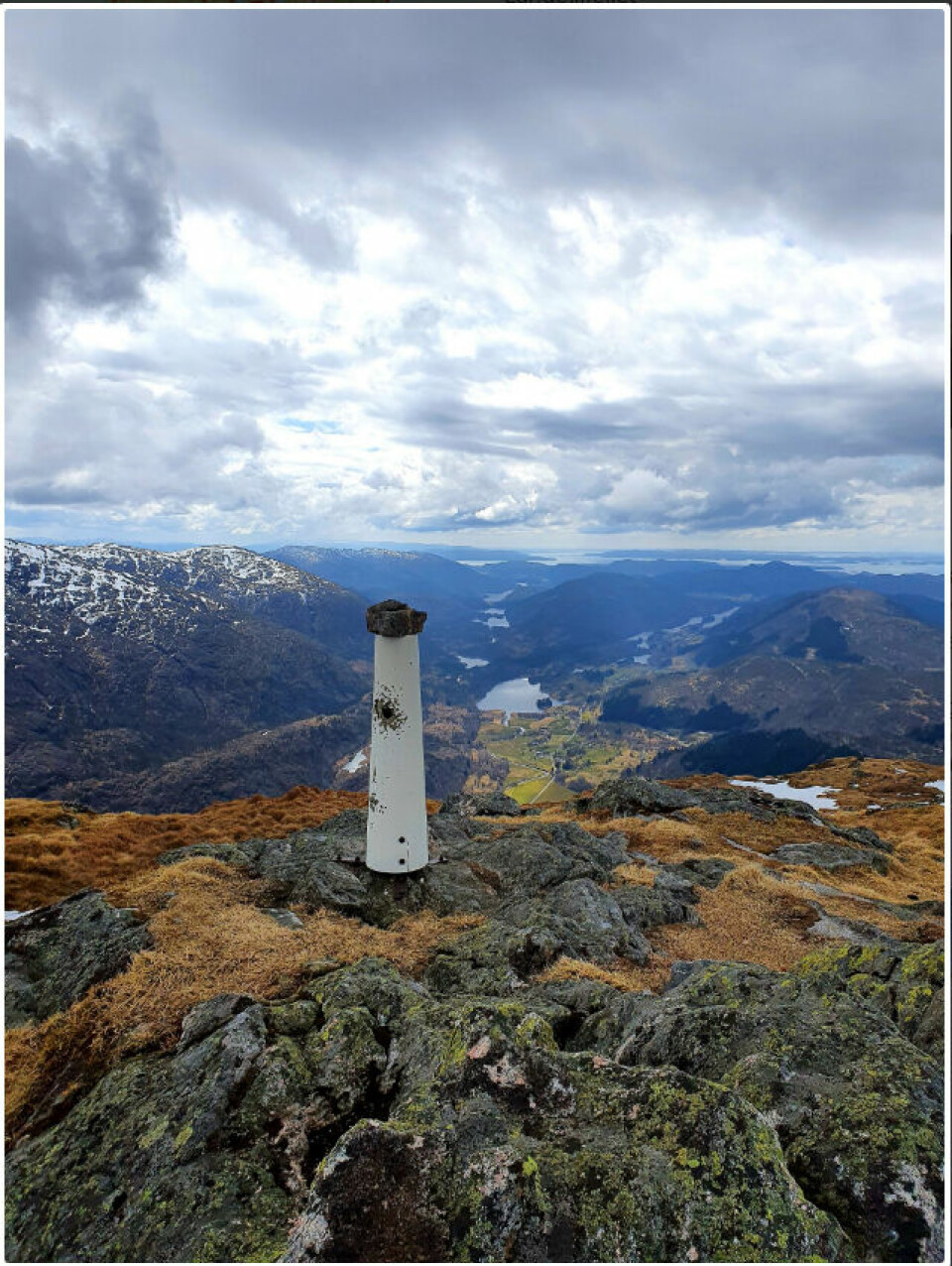 Trudi ønsker velkommen til Ti på topp i Bergen Hausdalshorga.jpg