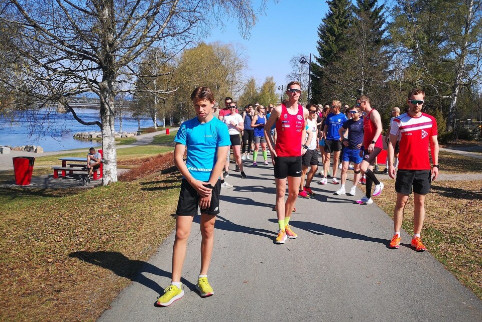 Fra starten i Leiret med Lucas Berge (fra venstre), Magnus Torp Antonsen og Torje Sandaker Syslak med beste startspor. (Foto: Rolf Bakken) Fra starten i Leiret med Lucas Berge (fra venstre), Magnus Torp Antonsen og Torje Sandaker Syslak med beste startspor. (Foto: Rolf Bakken)
