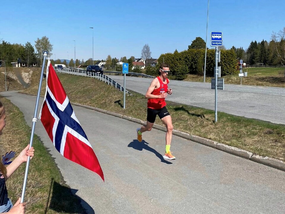 Grunnlovsmila med 17. mai-stemning på forskudd i Elverum Magnus Torp Antonsen.jpg