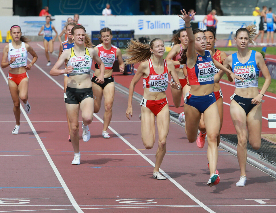 Alle tre jentene videre til finalen på 1500 meter Mot_maal_Busic_jubler_Hoelsveen_nr7_AZ3T0209.jpg