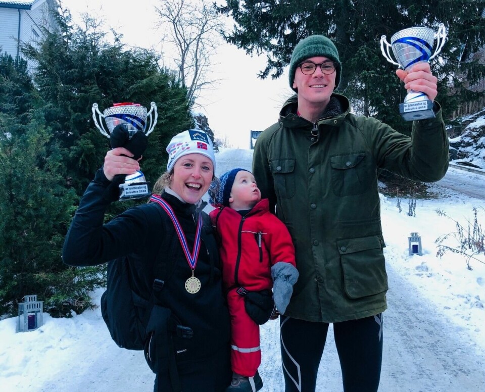 Julestemning og brede smil på Jar julemaraton 23.12 Halvmaratonvinnerne (1280x1033).jpg