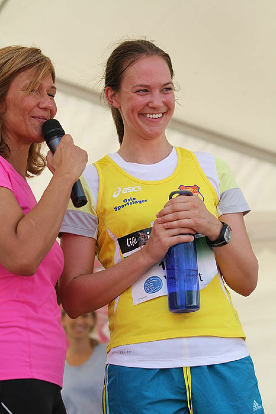 1177 koste seg i varmt IFormLøp Tonje_Nielsen_paa_seierspodiet_IMG_8170.jpg