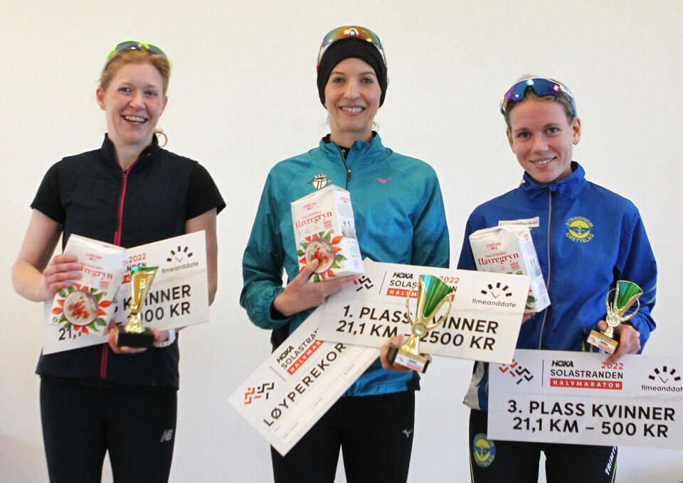 Annie Bersagel med imponerende comeback i Solastranden Halvmaraton 21km_pall_damer_A20G3728.jpg