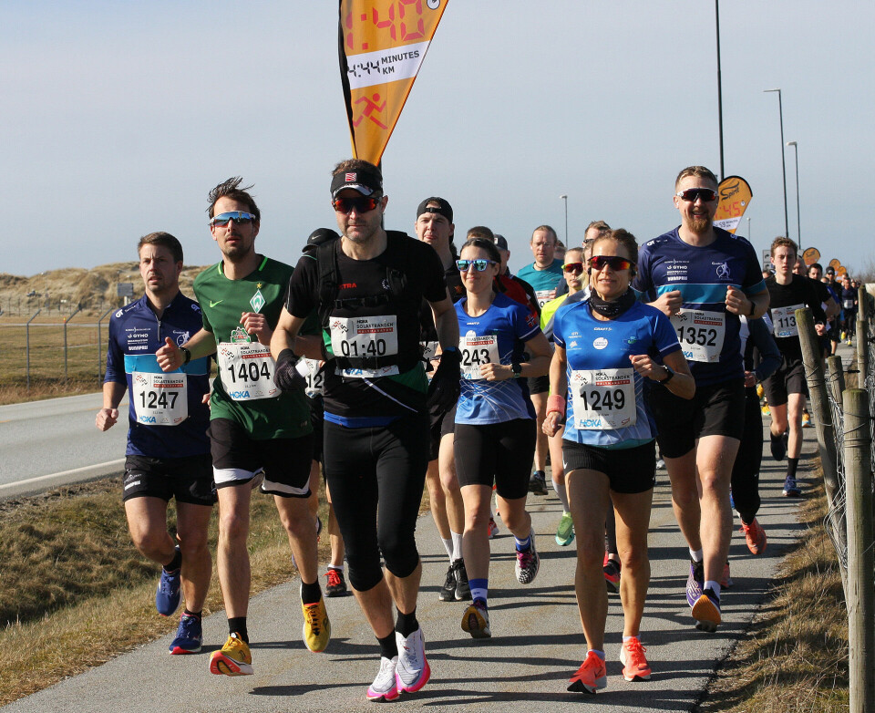 Annie Bersagel med imponerende comeback i Solastranden Halvmaraton 21km_fartsholder_1-40_foto_Ingolf_Dale_IMG_9739.jpg