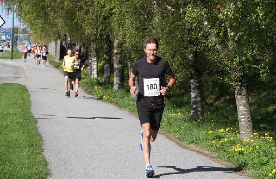 19-åringen Jonas Hesthaug vant maraton i Ålesund Maraton_Johannes_Gardien