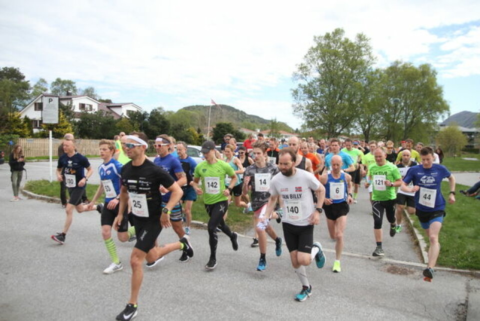 19-åringen Jonas Hesthaug vant maraton i Ålesund Halv_start1
