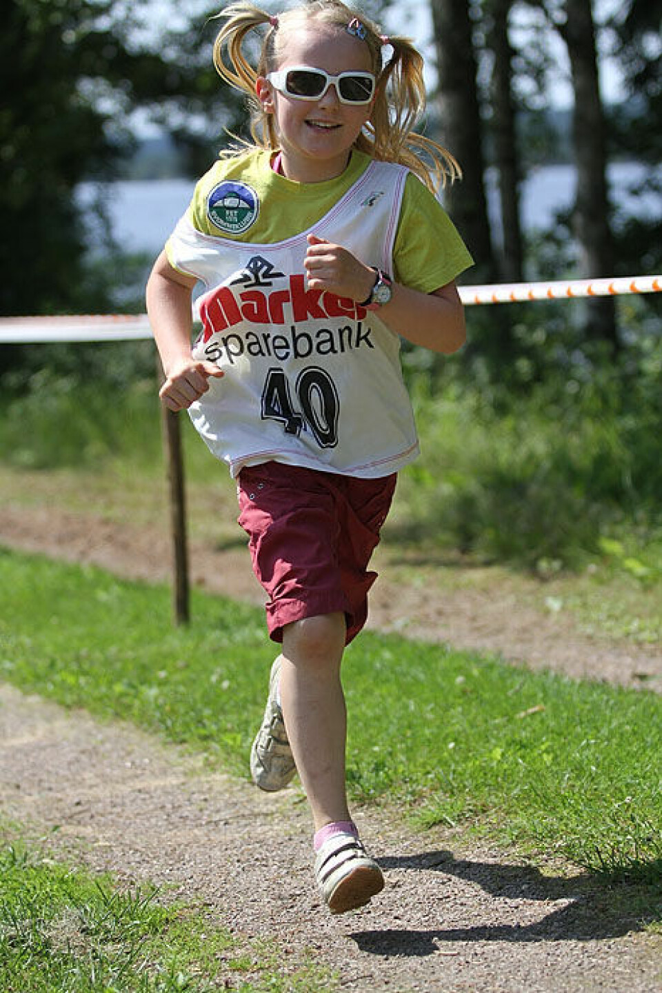 Sterk løping i varm Unionsmaraton Barnelop_pulje_2_toffe_Solbriller_IMG_9477.jpg