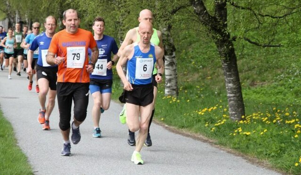 19-åringen Jonas Hesthaug vant maraton i Ålesund Halv_Gunnar_Emblem