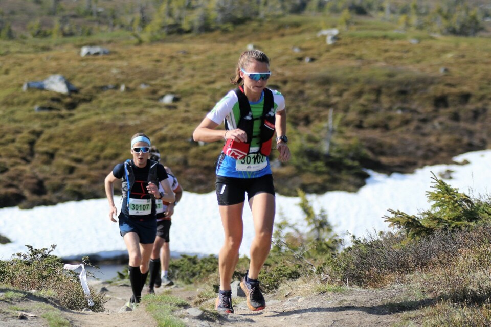 Ragnhild Haukåen opp vei opp til Lunkefjell etter 3 km. (Foto: Rolf Bakken) Ragnhild Haukåen opp vei opp til Lunkefjell etter 3 km. (Foto: Rolf Bakken)