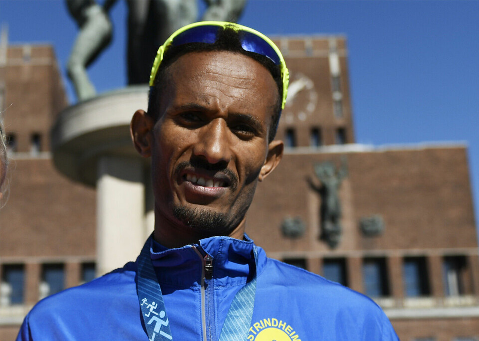 2.18.47 på Ebrahim Abdulaziz og 2.44.43 på Hilde Aders i Rotterdam Marathon Ebrahim_Abdulaziz_2018_foto_Bjoern_Johannessen.jpg