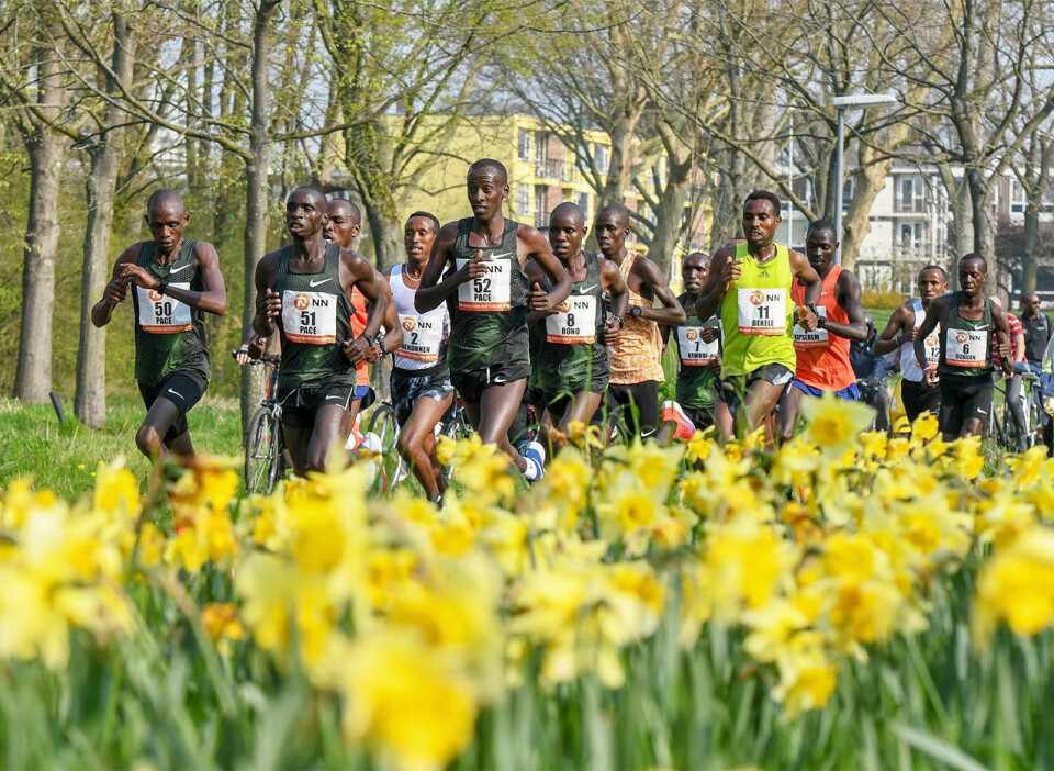 2.18.47 på Ebrahim Abdulaziz og 2.44.43 på Hilde Aders i Rotterdam Marathon Rotterdam_herreteten.jpg
