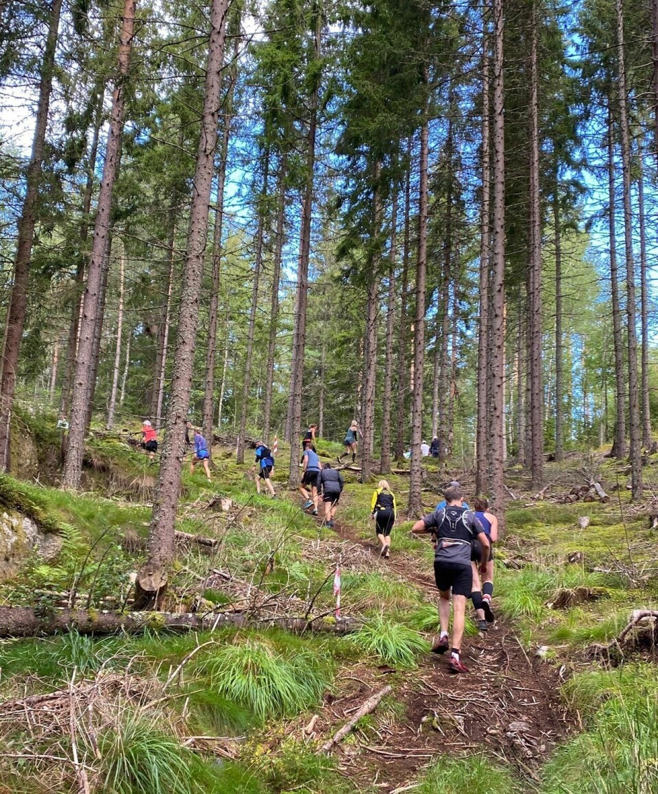 Kirsti Johnsen Skåtøy og Luca Roncoroni holdt ut lengst i Østmarka Backyard Ultra Motbakke-7.jpg