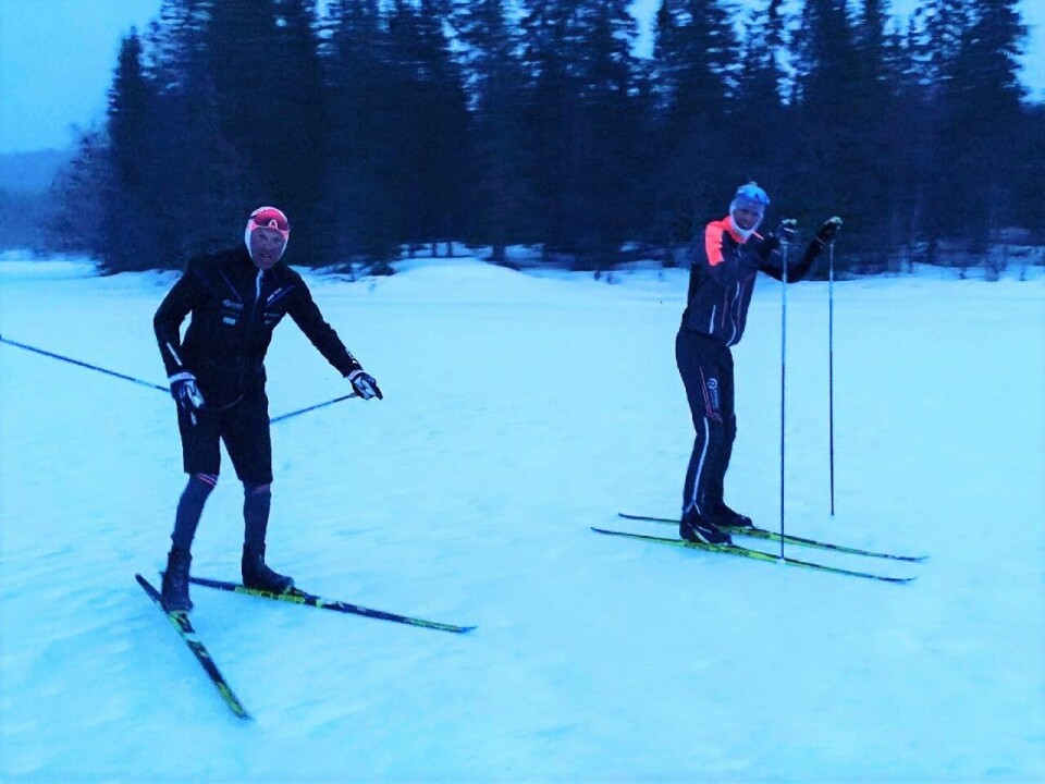 Anders sammen med broder Jørgen Aukland på tampen av rekordturen på Myllavatnet søndag kveld. (Foto fra Team Ragde Eiendoms facebookside) Anders sammen med broder Jørgen Aukland på tampen av rekordturen på Myllavatnet søndag kveld. (Foto fra Team Ragde Eiendoms facebookside)