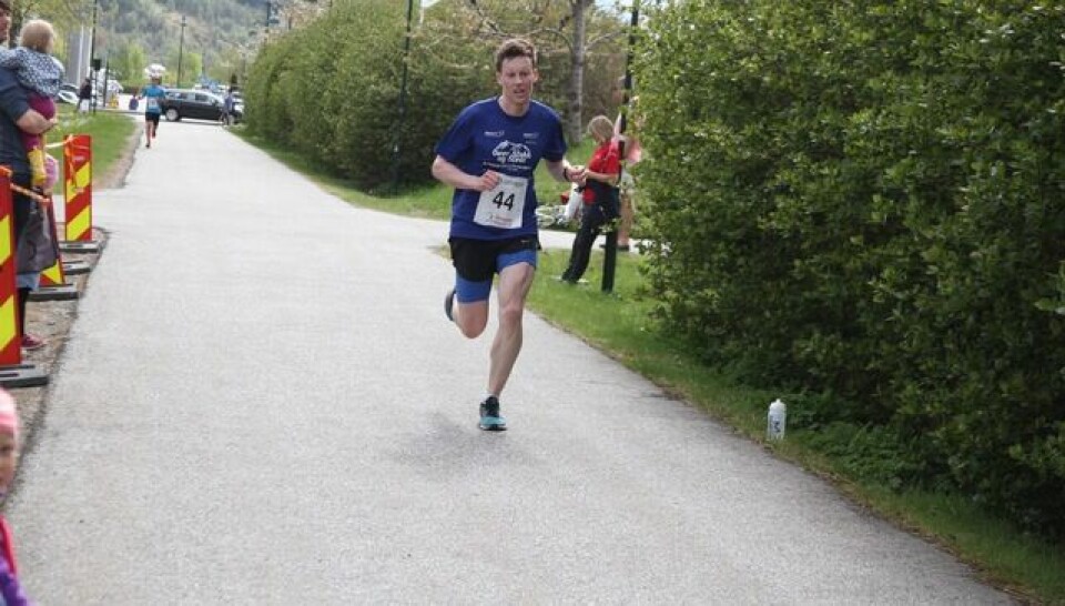 19-åringen Jonas Hesthaug vant maraton i Ålesund Halv_Martin_Hauge_Nilsen