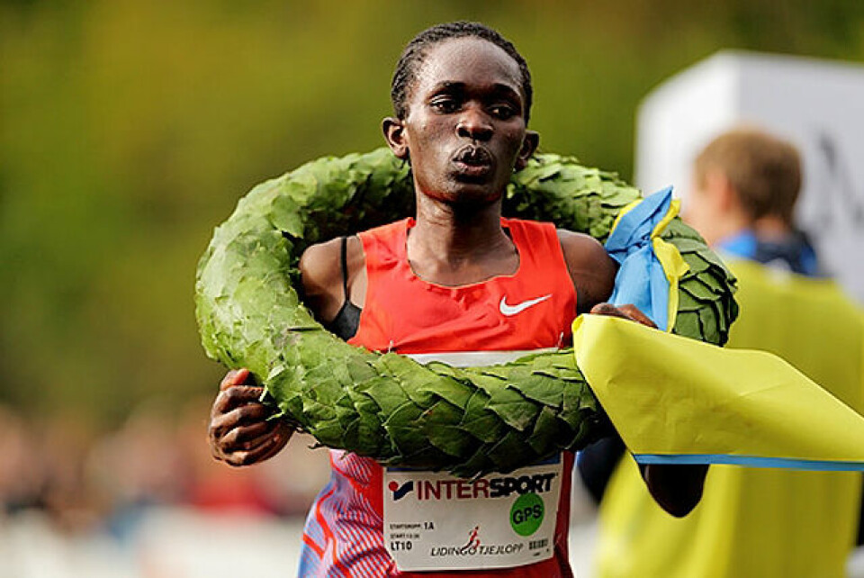 Dobbelt Kirkeberg Mørk i Lidingøloppet Lidingö 2012-09-30 Friidrott Lidingöloppet 2012 Tjejernas millopp : 13003 segrare Nengampi Peril Kenya(Foto: Peter Holgersson/Pic-Agency Sweden)