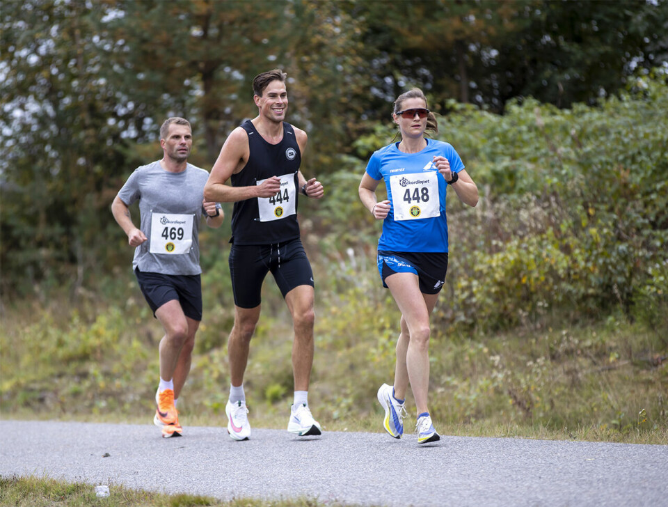 Norsk klasserekord på 5 km i Rekordløpet på Gardermoen Anne-Mette-Sande-Joel-Lund-og-Thomas-Kristoffersen-.jpg