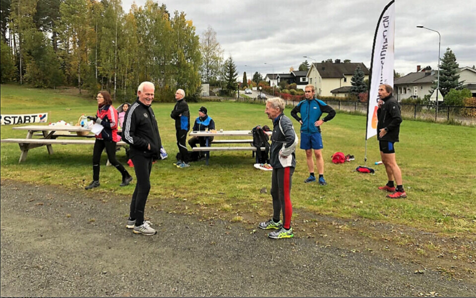 Deltakerne har sviktet Gå-joggen i år, men ikke superveteranene Leif Engebretsen (til v.) og Bjørn Tvedt. (Foto: Marit Aamdal) Deltakerne har sviktet Gå-joggen i år, men ikke superveteranene Leif Engebretsen (til v.) og Bjørn Tvedt. (Foto: Marit Aamdal)