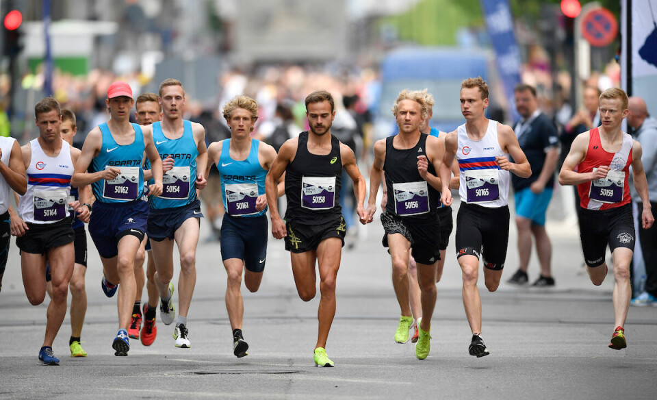 72221 løp Royal Run i Danmark - 14-åring løp 10 km på 30.23 Hurtigste_miler_menn_20190610_royal_run_1015.jpg