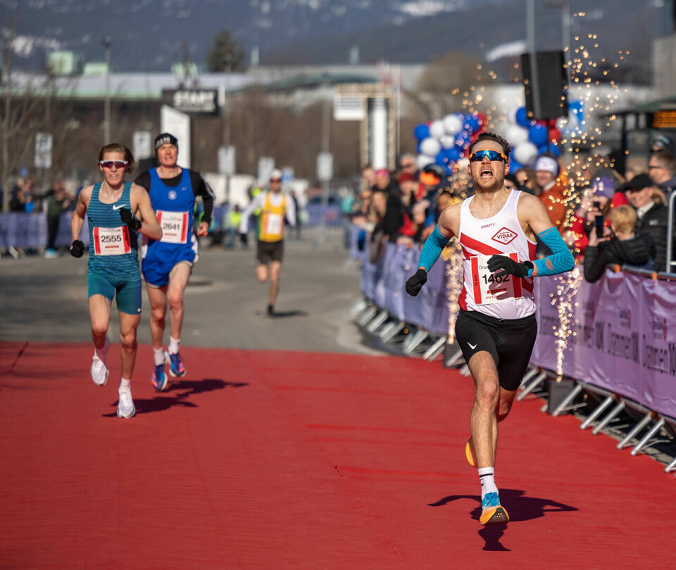 Sterke vinnertider og perseskred i Drammen 10 og 5 km Sjur-Prestsaeter-Simen-Halle-Haugen-Archue-Castel.jpg