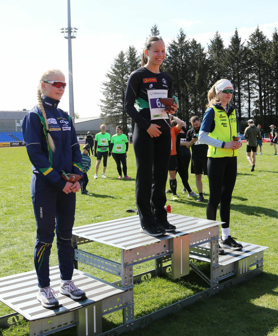 Sol, smil og rekorddeltakelse i Sandnesløpet 5km-pallen-kvinner.jpg