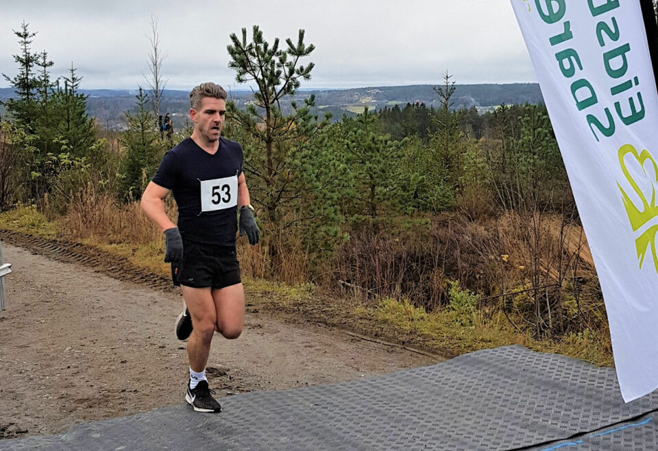 Håvard Solberg, Skimt, i mål som raskeste løper på en sterk tid 7:35 i det 1850m lange motbakkeløpet med 140m samlet stigning til toppen på Høytorp Fort. Håvard var kun 11 sek. bak løyperekoden på 7:24 som Markus Holter satte i 2015. Foto Anders Jacobsen Håvard Solberg, Skimt, i mål som raskeste løper på en sterk tid 7:35 i det 1850m lange motbakkeløpet med 140m samlet stigning til toppen på Høytorp Fort. Håvard var kun 11 sek. bak løyperekoden på 7:24 som Markus Holter satte i 2015. Foto Anders Jacobsen