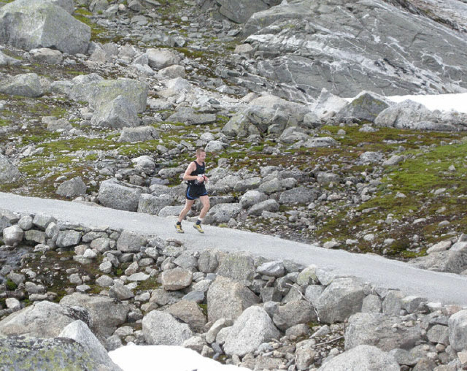 Årthun og Helgesen leder Rallarvegsløpet