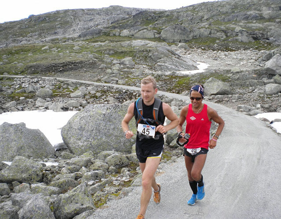 Årthun og Helgesen leder Rallarvegsløpet