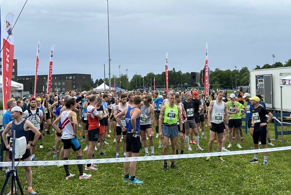 316 løpere startet på den klassiske NSM-distansen. Midt i bildet ses den nye rekorinnhaveren, Andreas Myhre Sjurseth, i hvit og rød Vidar-singlett. (Foto: Annik Bjørndal) 316 løpere startet på den klassiske NSM-distansen. Midt i bildet ses den nye rekorinnhaveren, Andreas Myhre Sjurseth, i hvit og rød Vidar-singlett. (Foto: Anikk Bjørndal)