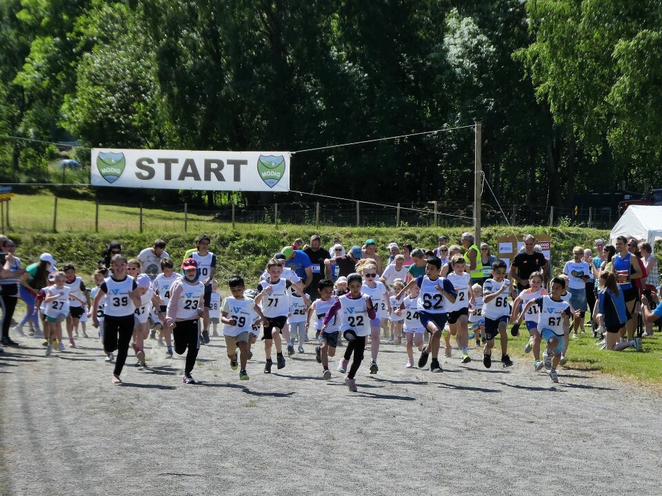 Mensen Ernst minneløp med deltakarrekord Barenel¢p-start.jpg